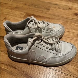 Veja Off-White Casual Sneakers